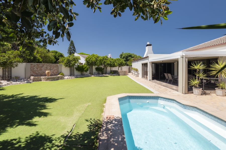 4 Bedroom Property for Sale in Country Club Western Cape